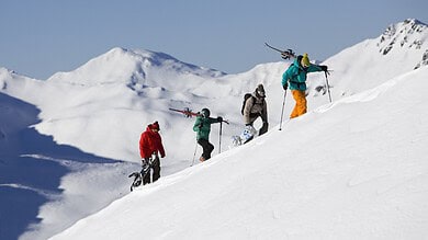 Explore more together Discover Tirol’s winter landscape with a guide